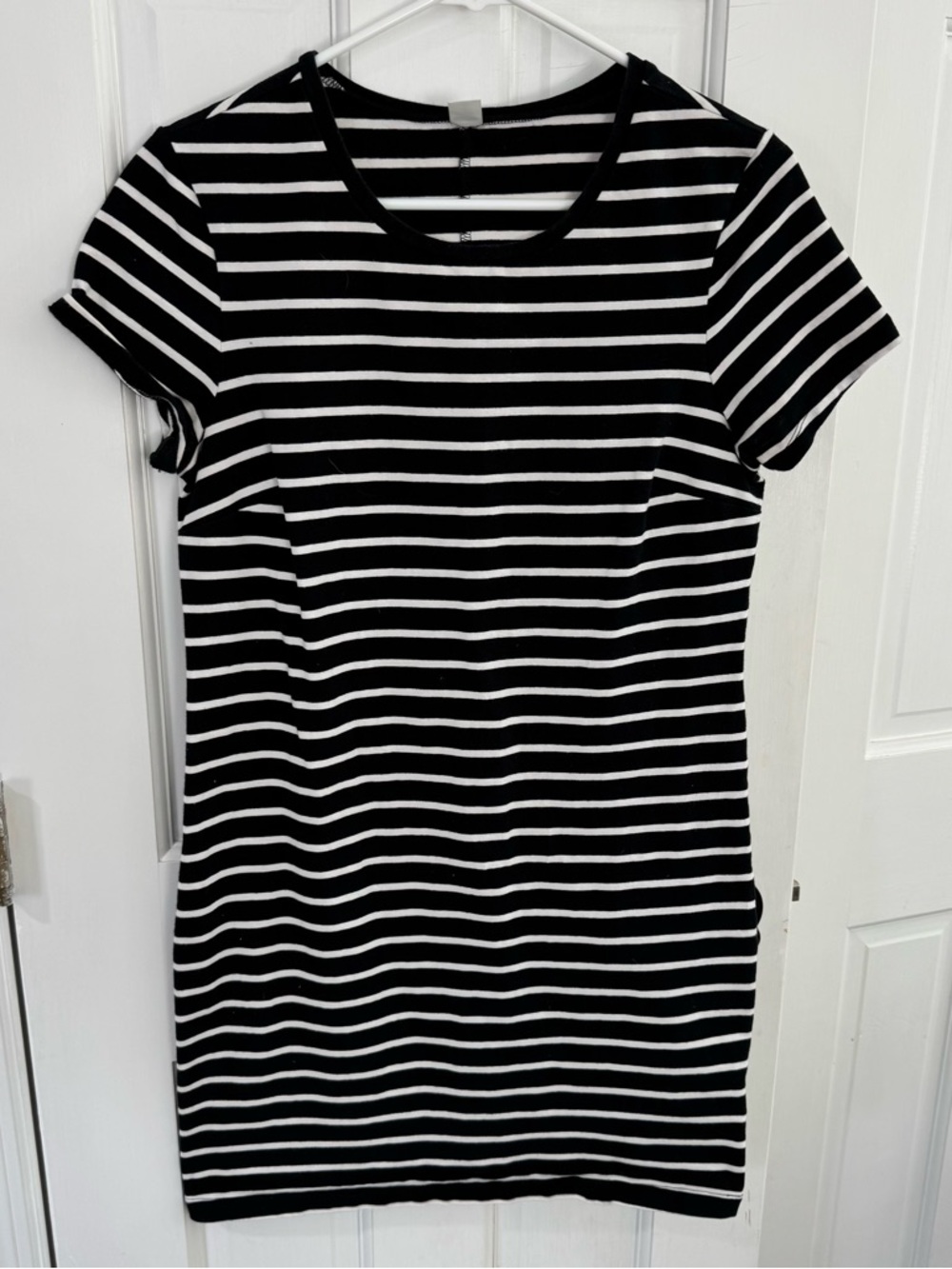 Old Navy‎ Black and White Striped Short Sleeve Mini Dress